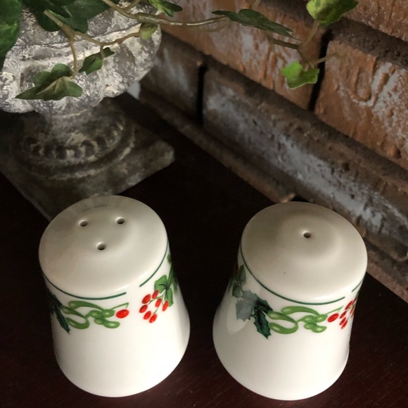 Holly Berry Porcelain Salt & Pepper Shakers - Picture 3 of 3